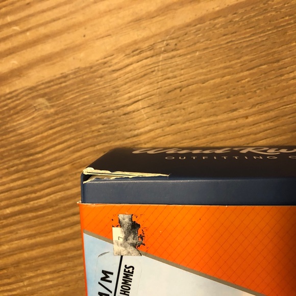 Electric heated gloves. Like New! Men’s Medium. Worn only once for 2.5 hrs. - Picture 8 of 8